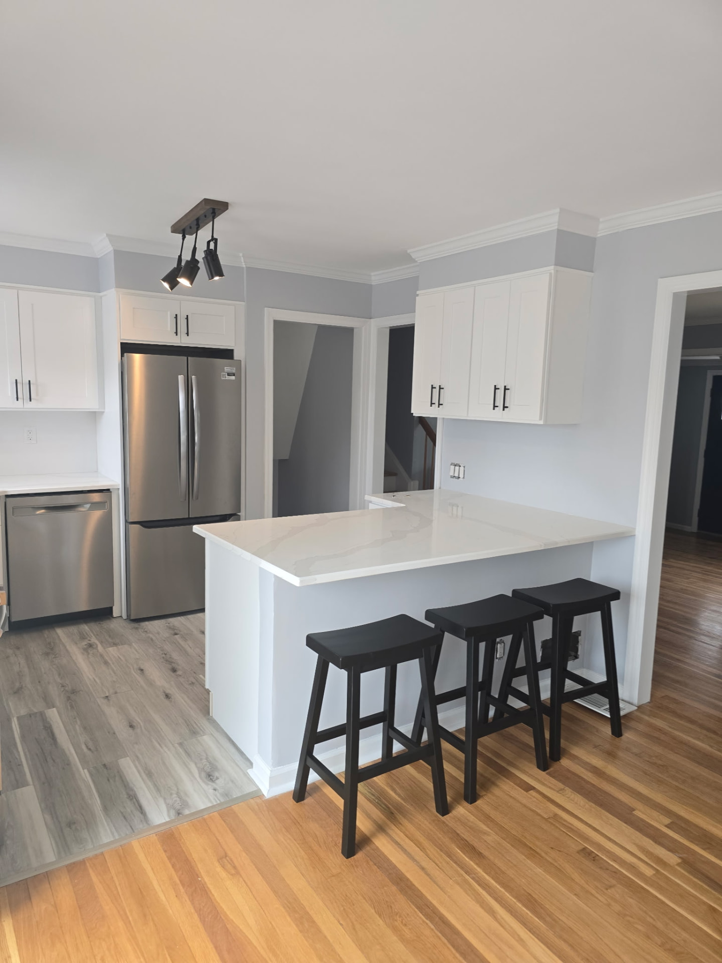 Contemporary open kitchen with island